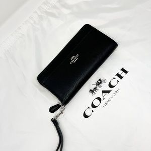 COACH Accordion Zip Wallet With Wristlet Strap